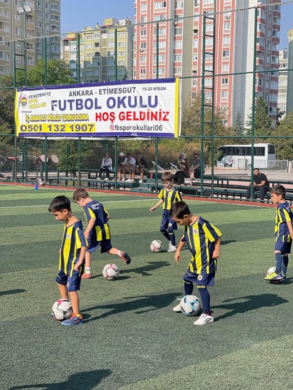 Fenerbahçe Futbol Okulu - Etimesgut - 18. Fotoğraf Fenerbahçe Futbol Okulu - Etimesgut - 18. Fotoğraf