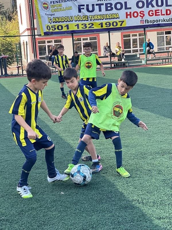 Fenerbahçe Futbol Okulu - Etimesgut - 7. Fotoğraf Fenerbahçe Futbol Okulu - Etimesgut - 7. Fotoğraf