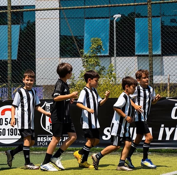 Beşiktaş Çayyolu Futbol Okulu - 2. Fotoğraf