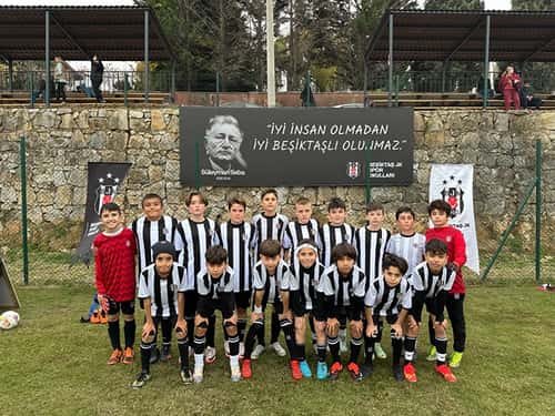 Beşiktaş Çayyolu Futbol Okulu - 1. Fotoğraf Beşiktaş Çayyolu Futbol Okulu - 1. Fotoğraf