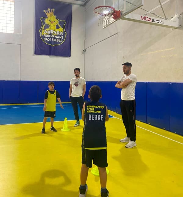 Fenerbahçe Spor Okulları - Batıkent - 13. Fotoğraf Fenerbahçe Spor Okulları - Batıkent - 13. Fotoğraf